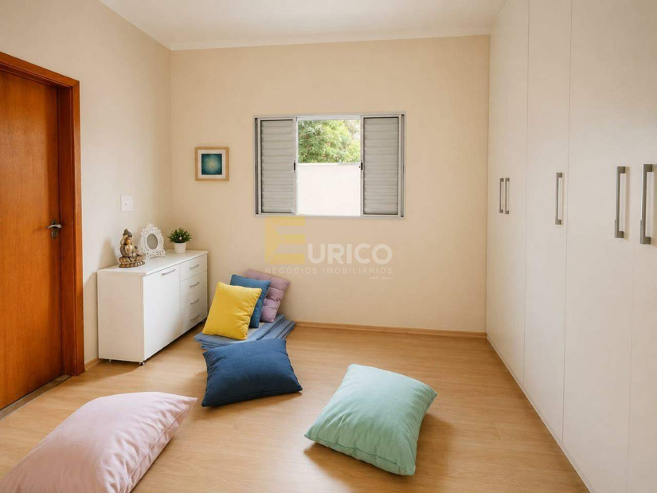 Casa em condomínio à venda no Condomínio Flor da Serra em Valinhos/SP: