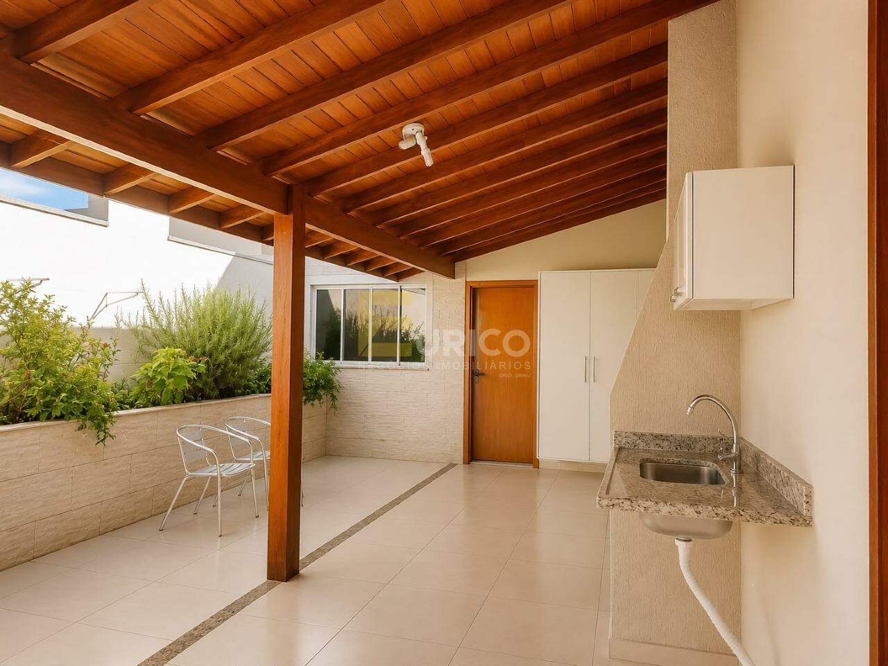 Casa em condomínio à venda no Condomínio Flor da Serra em Valinhos/SP: