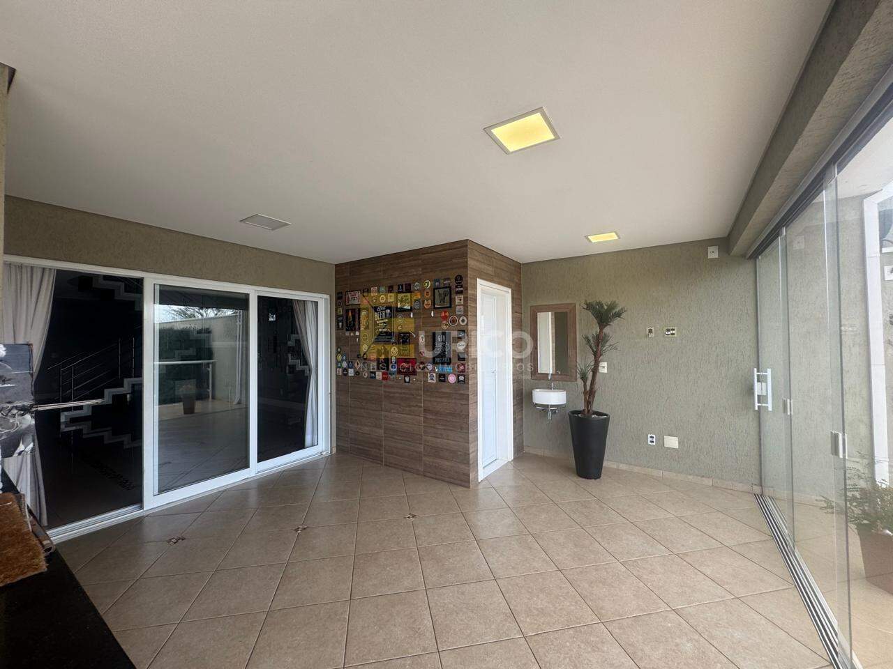 Casa em condomínio à venda no Condomínio Bosque dos Cambarás em Valinhos/SP: