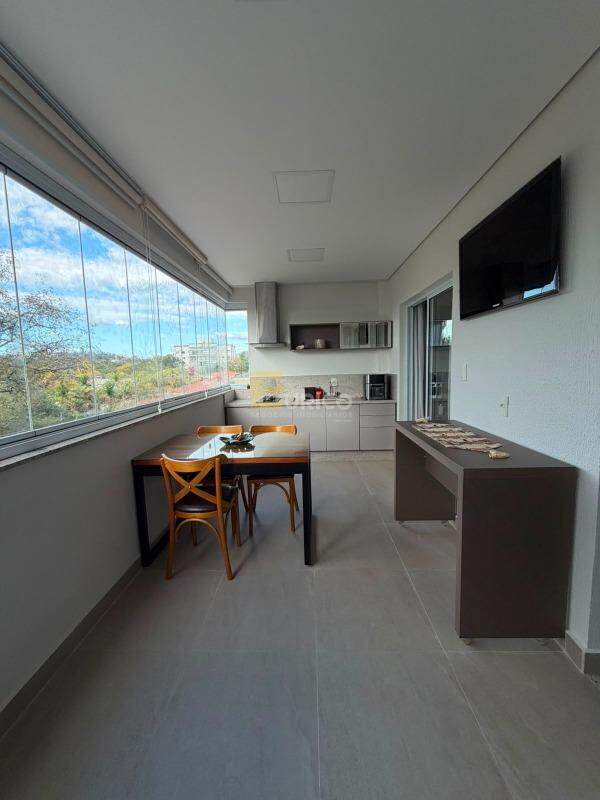 Apartamento para aluguel no Condomínio Il Piu Bello em Vinhedo/SP: Varanda Gourmet