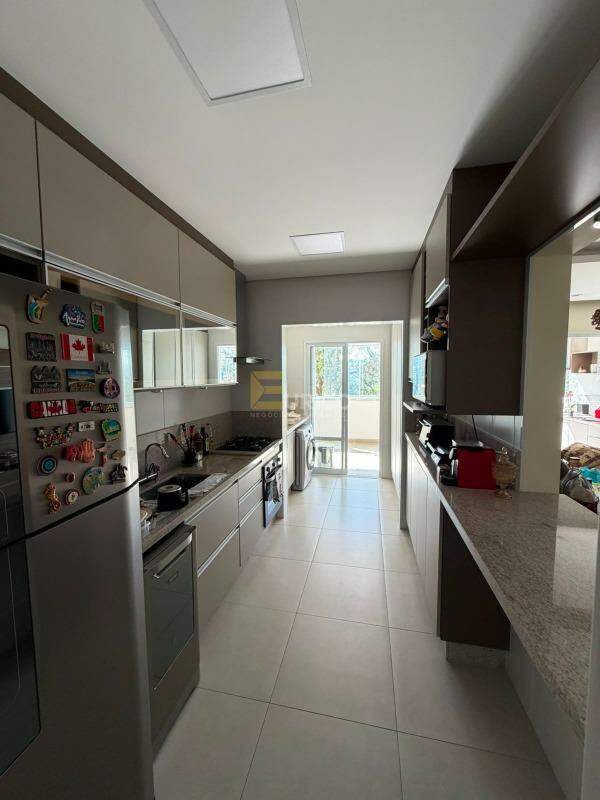 Apartamento para aluguel no Condomínio Il Piu Bello em Vinhedo/SP: Cozinha