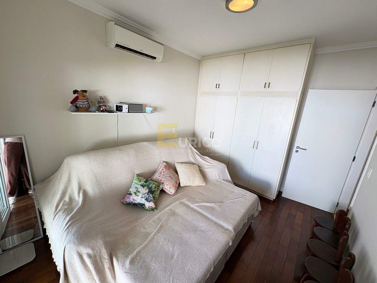 Casa em condomínio à venda no Condomínio Vista Alegre - Sede em Vinhedo/SP: