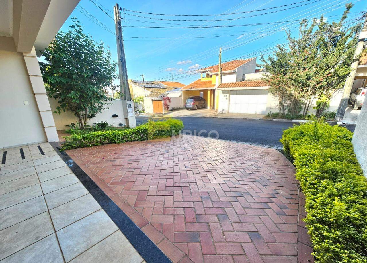 Casa em condomínio para aluguel no Condomínio Residencial Mirante do Lenheiro em Valinhos/SP: Garagem