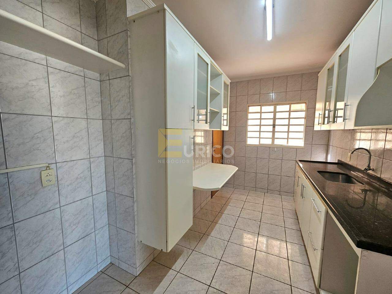 Casa em condomínio para aluguel no Condomínio Residencial Mirante do Lenheiro em Valinhos/SP: Cozinha