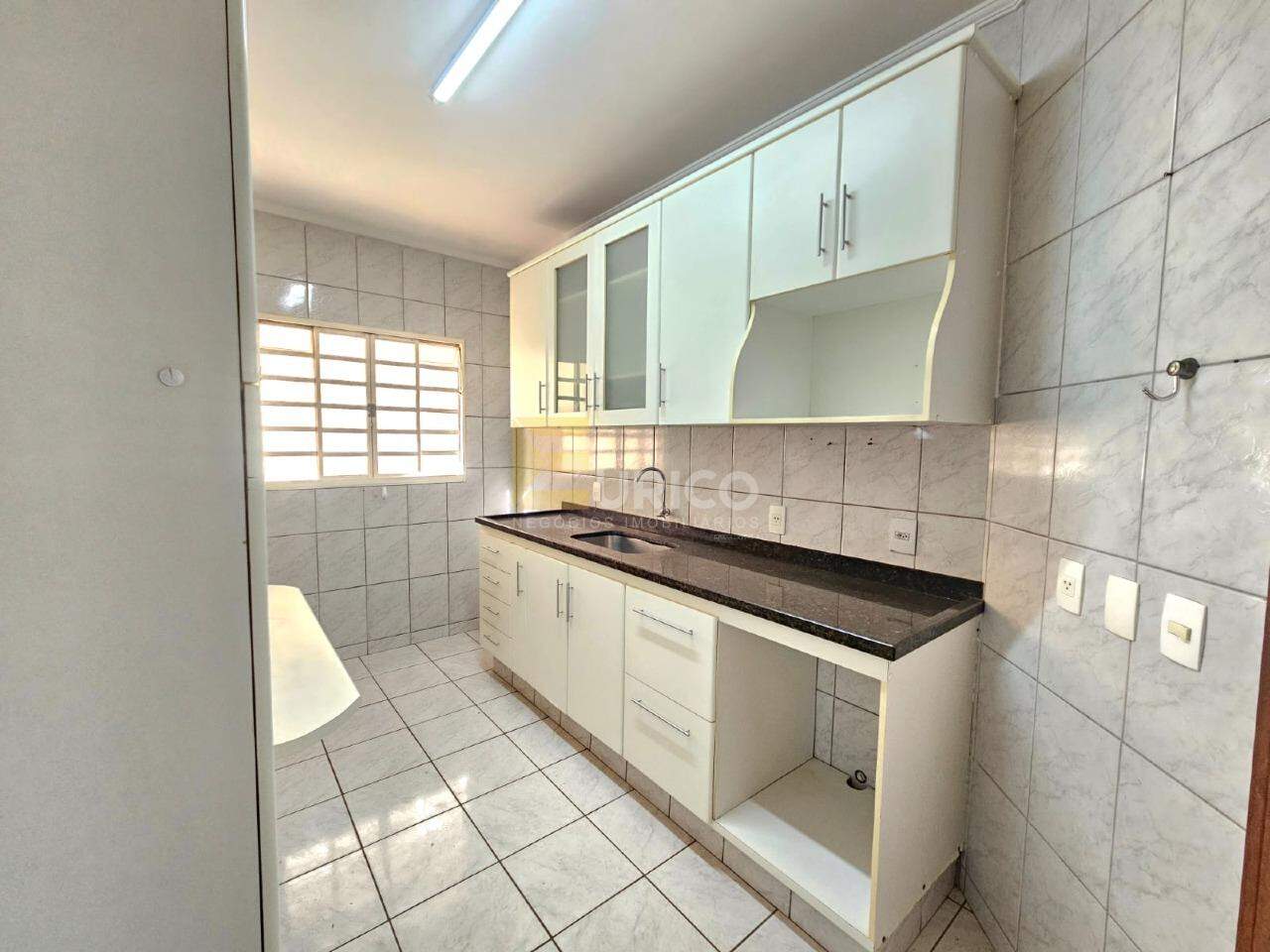 Casa em condomínio para aluguel no Condomínio Residencial Mirante do Lenheiro em Valinhos/SP: Cozinha