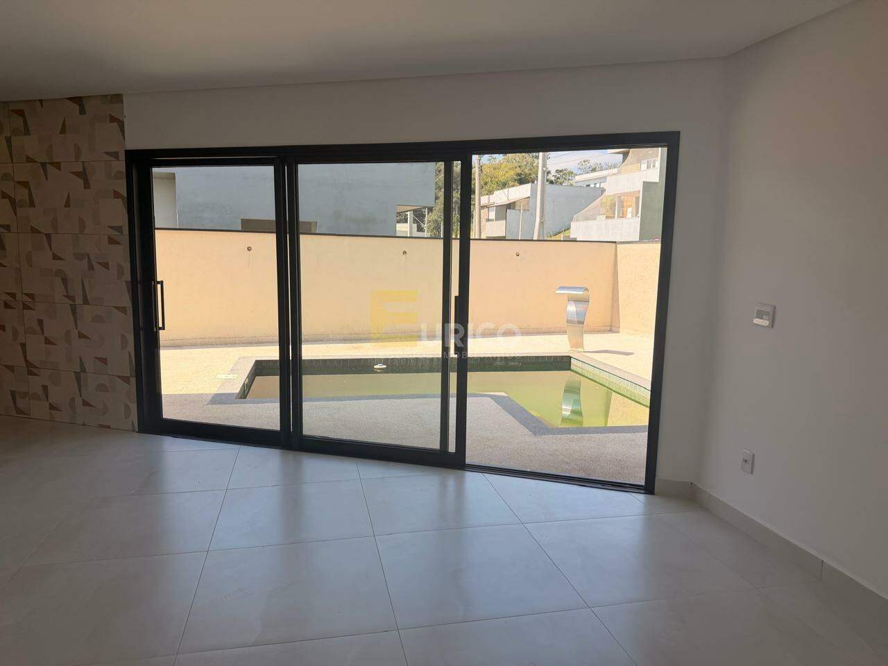 Casa em condomínio à venda no Condomínio Reserva Jatobás em Louveira/SP: