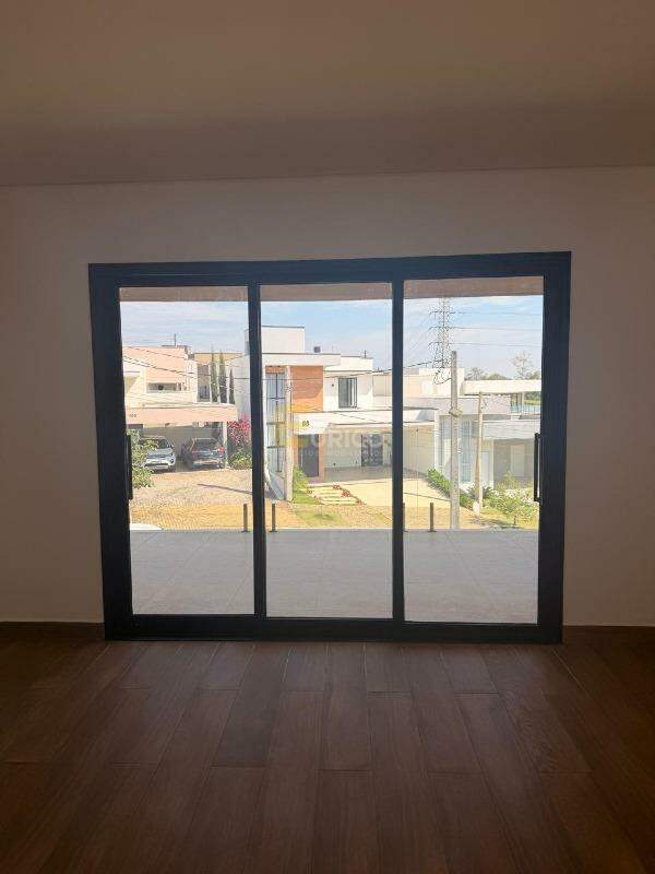 Casa em condomínio à venda no Condomínio Reserva Jatobás em Louveira/SP: