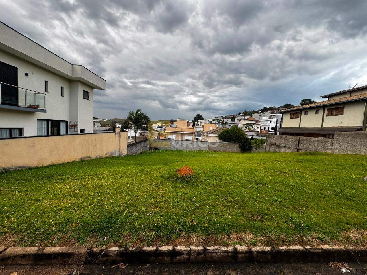 Terreno em Condomínio à venda no Condomínio Portal do Jequitibá em Valinhos/SP: 