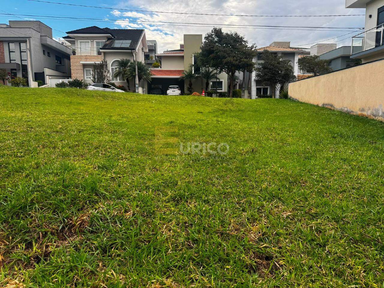 Terreno em Condomínio à venda no Condomínio Portal do Jequitibá em Valinhos/SP:
