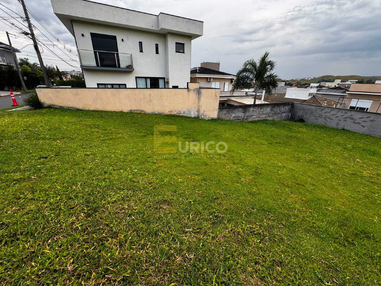 Terreno em Condomínio à venda no Condomínio Portal do Jequitibá em Valinhos/SP: