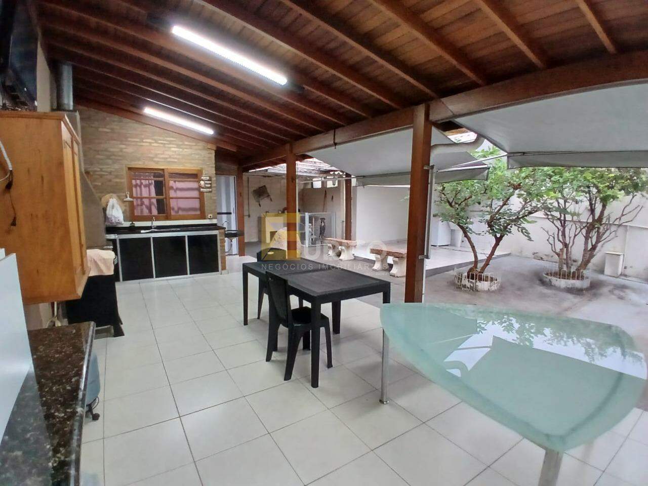 Casa à venda no JARDIM SANTANA em Valinhos/SP: