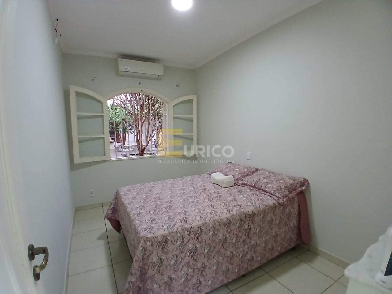 Casa à venda no JARDIM SANTANA em Valinhos/SP:
