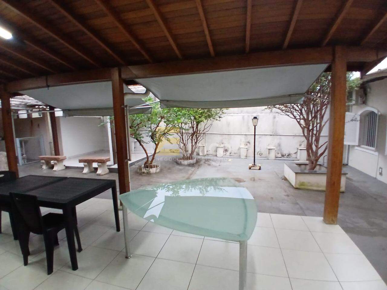Casa à venda no JARDIM SANTANA em Valinhos/SP: