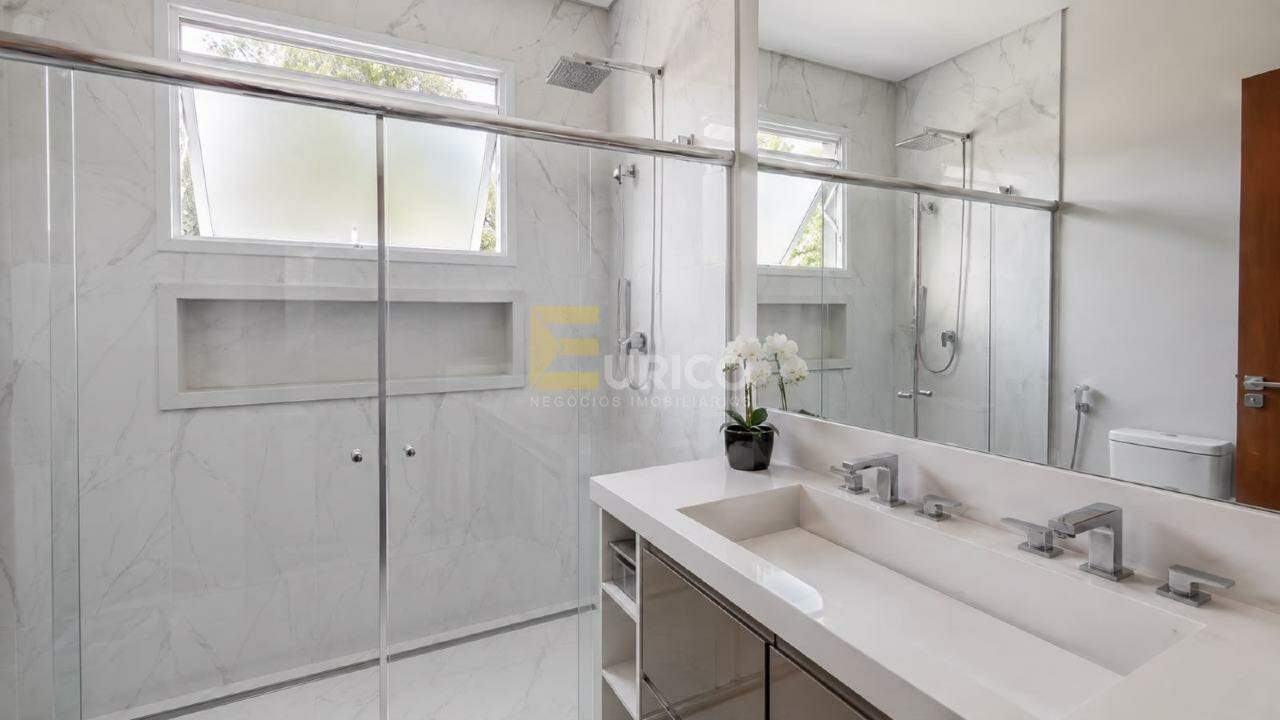 Casa em condomínio à venda no Condomínio Villa Lombarda em Valinhos/SP: