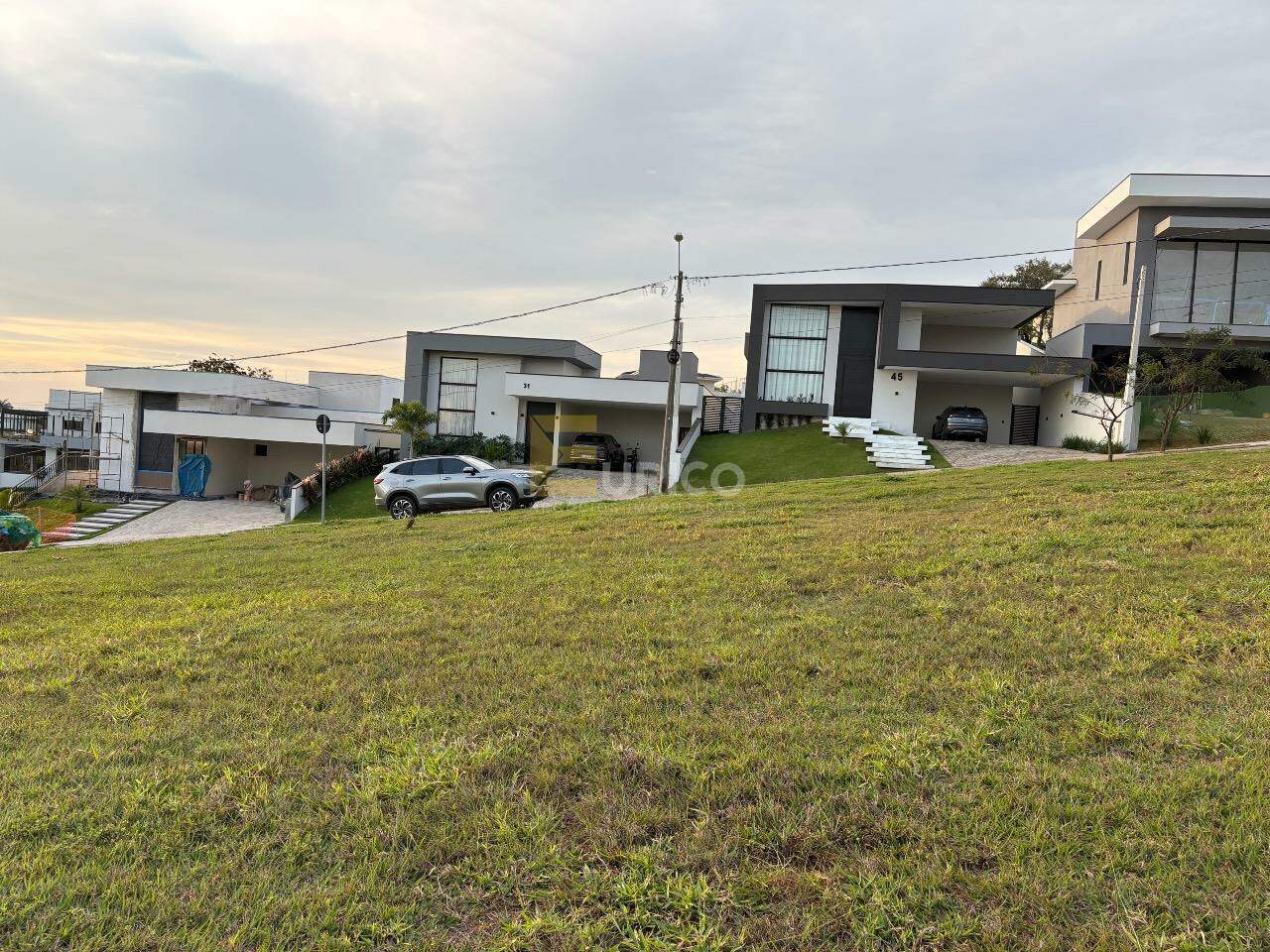 Terreno em Condomínio à venda no Condomínio Santa Isabel - Fase III em Louveira/SP: