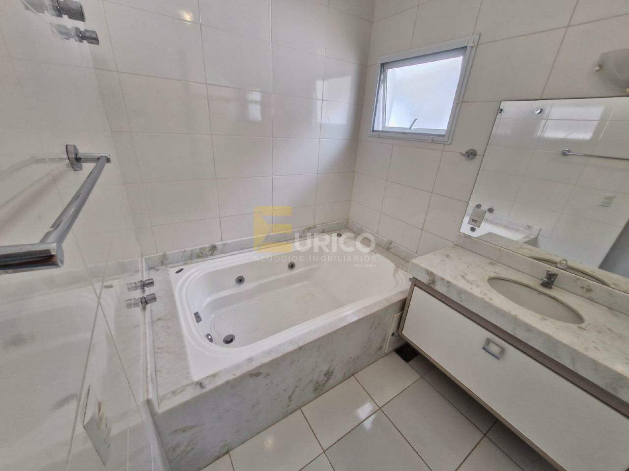 Casa em condomínio para aluguel no Condomínio Bosque dos Cambarás em Valinhos/SP: