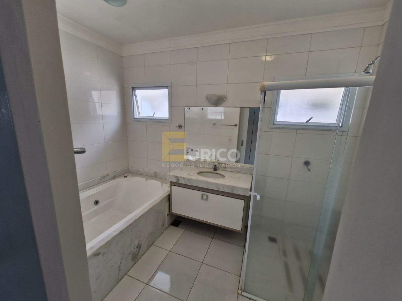 Casa em condomínio para aluguel no Condomínio Bosque dos Cambarás em Valinhos/SP: