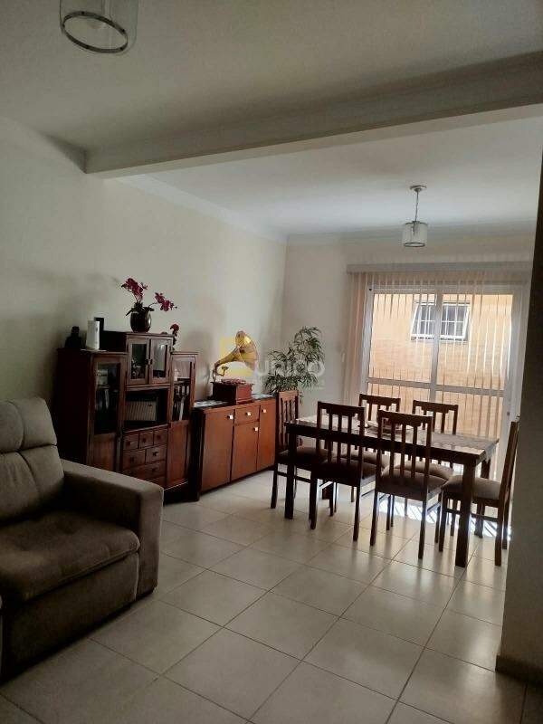 Casa em condomínio à venda no Condomínio Residencial Mirante do Lenheiro em Valinhos/SP: Sala de estar vista sala de jantar