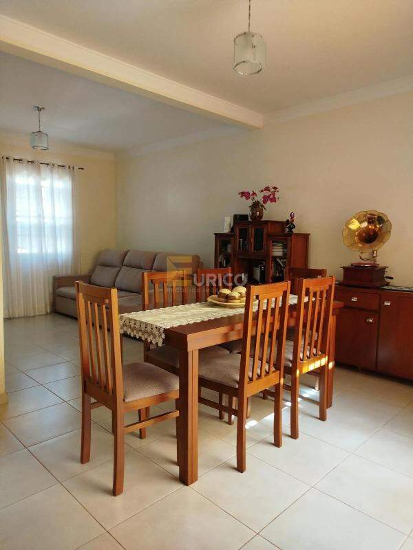 Casa em condomínio à venda no Condomínio Residencial Mirante do Lenheiro em Valinhos/SP: Sala de jantar