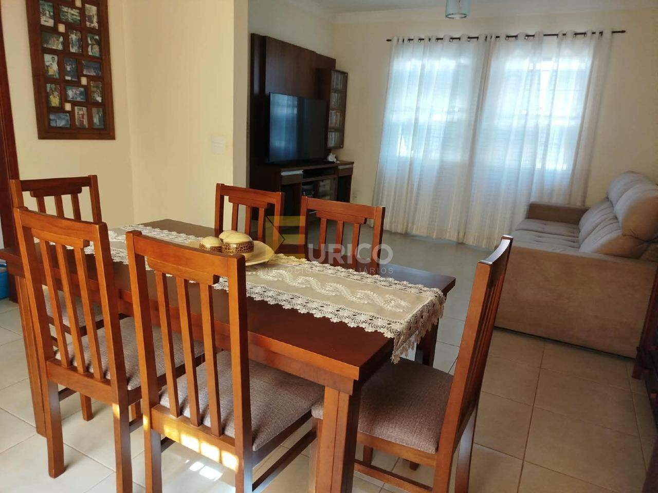 Casa em condomínio à venda no Condomínio Residencial Mirante do Lenheiro em Valinhos/SP: sala de jantar