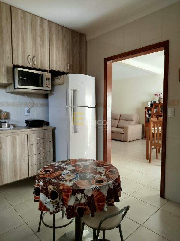 Casa em condomínio à venda no Condomínio Residencial Mirante do Lenheiro em Valinhos/SP: Cozinha