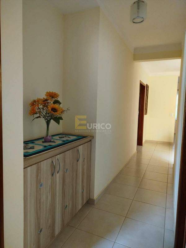Casa em condomínio à venda no Condomínio Residencial Mirante do Lenheiro em Valinhos/SP: Corredor / Aparador