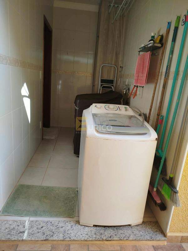 Casa em condomínio à venda no Condomínio Residencial Mirante do Lenheiro em Valinhos/SP: Lavanderia