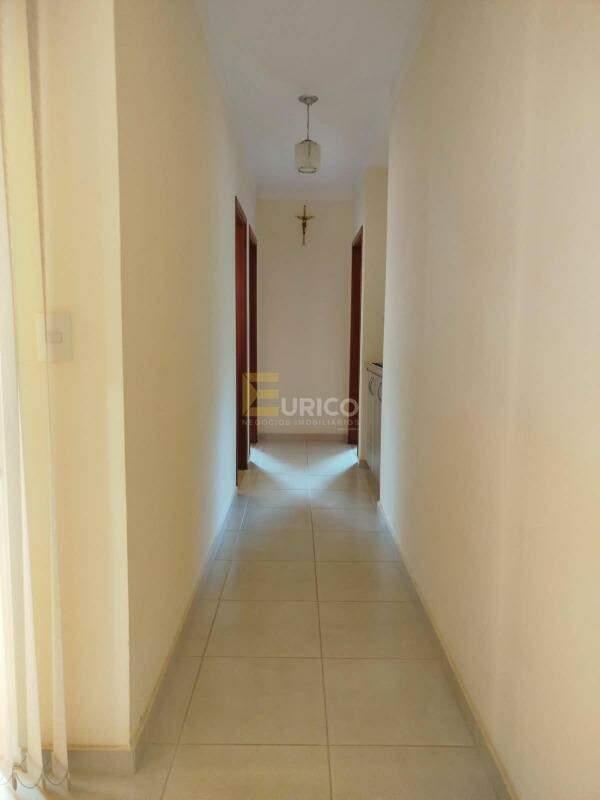 Casa em condomínio à venda no Condomínio Residencial Mirante do Lenheiro em Valinhos/SP: Corredor quartos