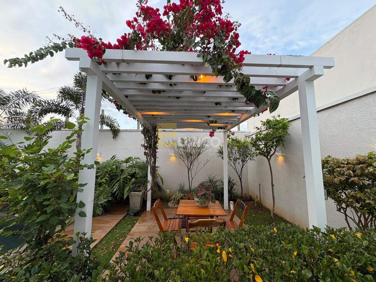 Casa em condomínio à venda no Condomínio Santa Isabel - Fase II em Louveira/SP: 