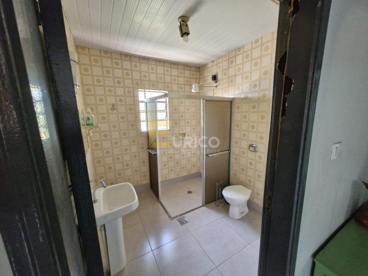 Chácara à venda no LOTEAMENTO PARQUE VALINHOS em Valinhos/SP: Banheiro Suite