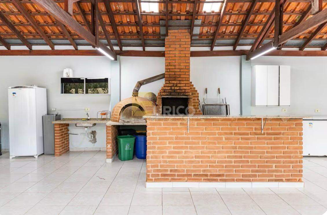 Chácara à venda no LOTEAMENTO PARQUE VALINHOS em Valinhos/SP: Churrasqueira e área gourmet