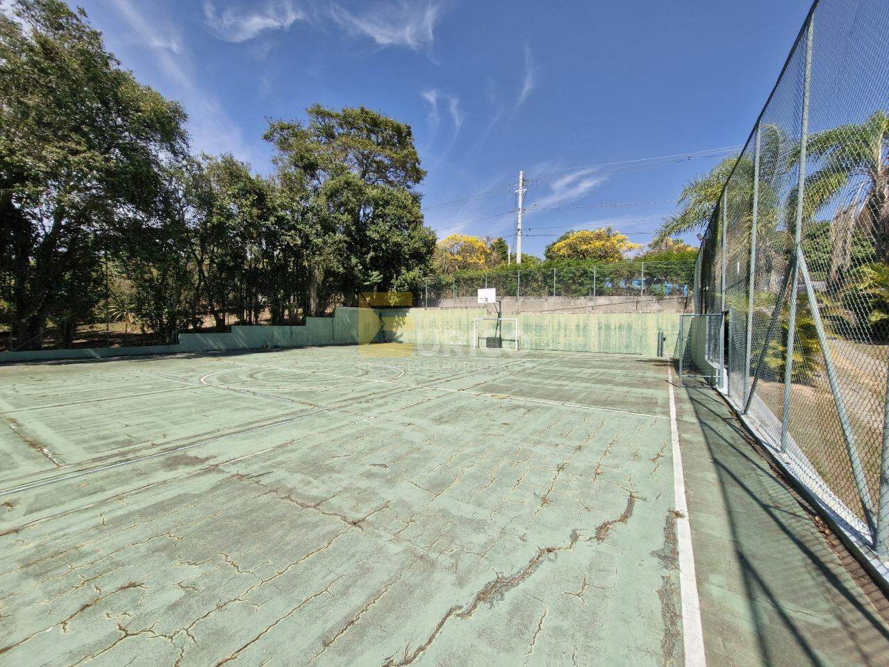 Chácara à venda no LOTEAMENTO PARQUE VALINHOS em Valinhos/SP: Quadra Poliesportiva
