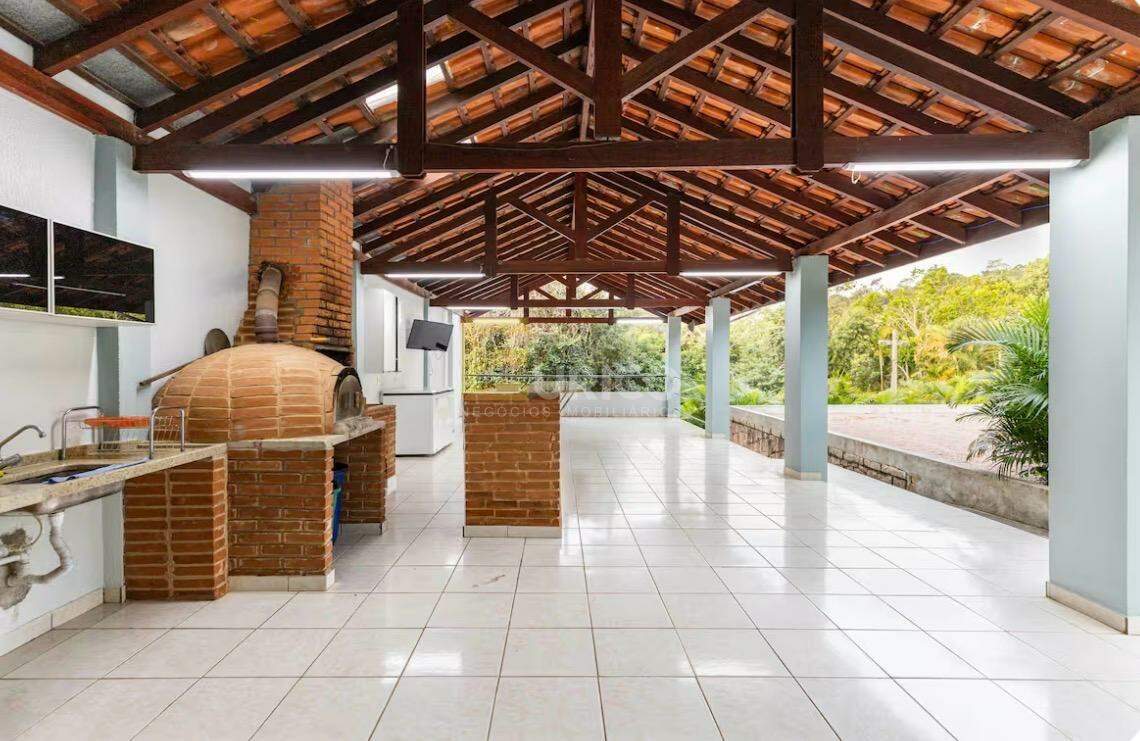 Chácara à venda no LOTEAMENTO PARQUE VALINHOS em Valinhos/SP: Área Gourmet