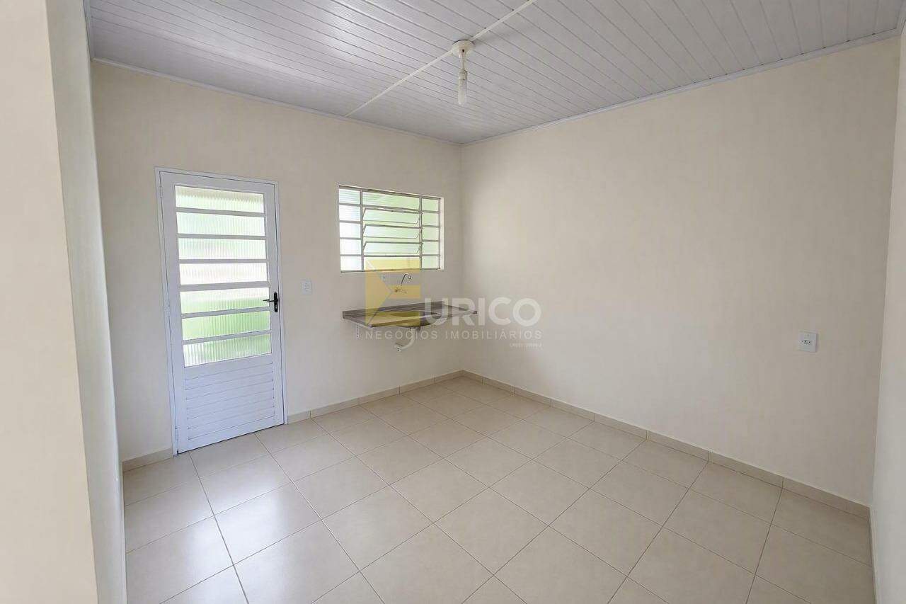 Chácara à venda no LOTEAMENTO PARQUE VALINHOS em Valinhos/SP: Cozinha Edícula