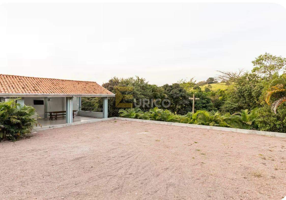 Chácara à venda no LOTEAMENTO PARQUE VALINHOS em Valinhos/SP: Estacionamento