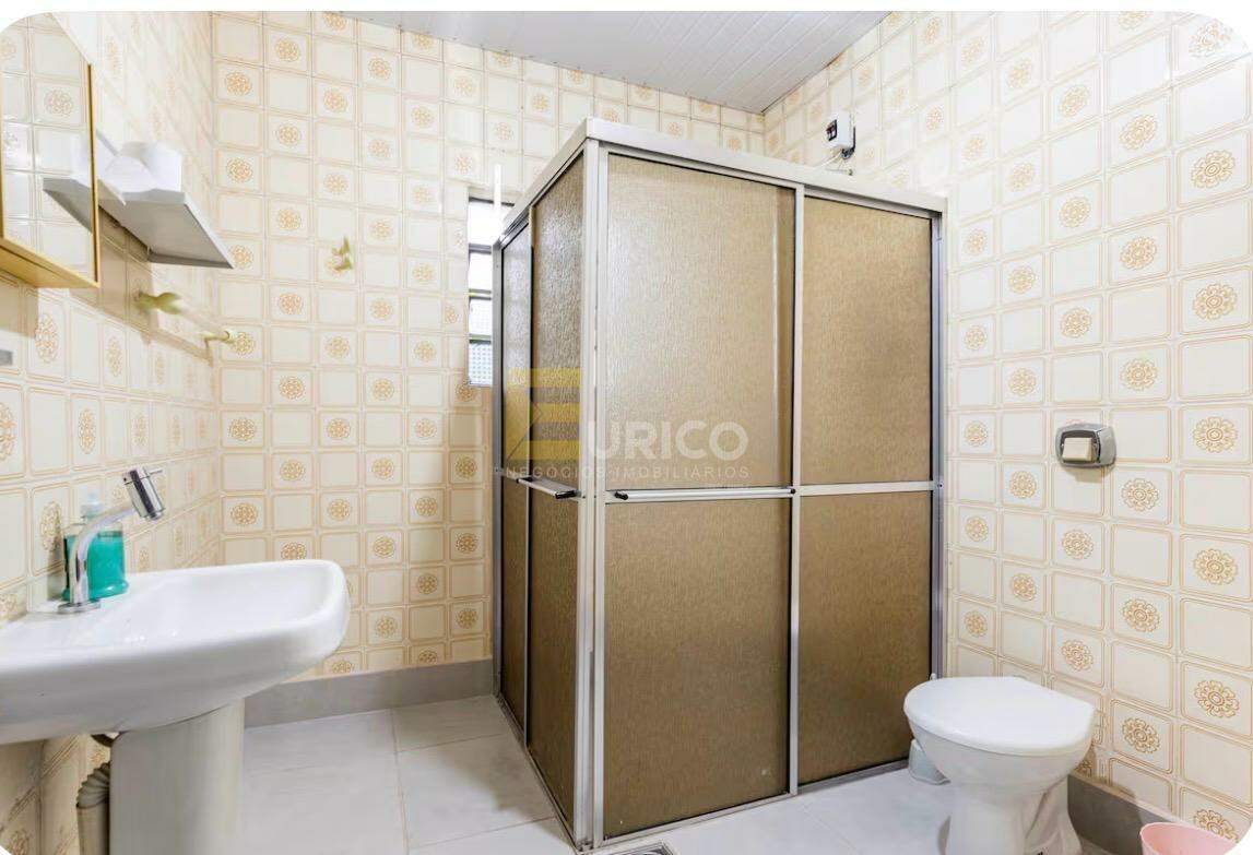 Chácara à venda no LOTEAMENTO PARQUE VALINHOS em Valinhos/SP: Banheiro Quartos 1&2