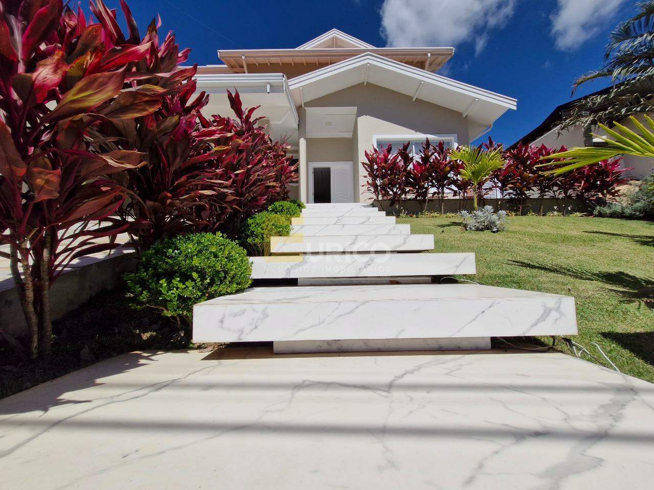 Casa em condomínio à venda no Condomínio Residencial Terras do Caribe em Valinhos/SP: Entrada Social