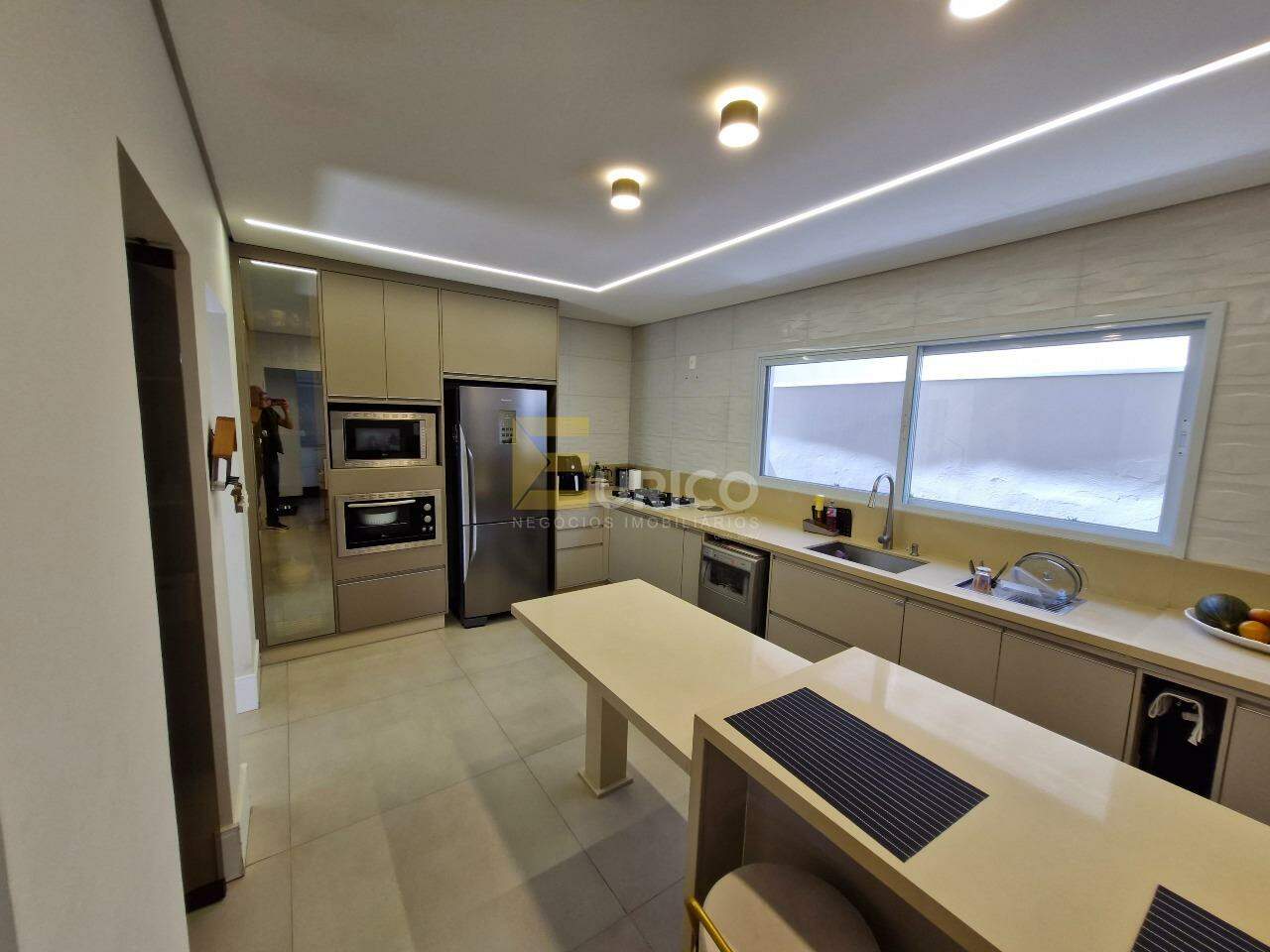 Casa em condomínio à venda no Condomínio Residencial Terras do Caribe em Valinhos/SP: Cozinha
