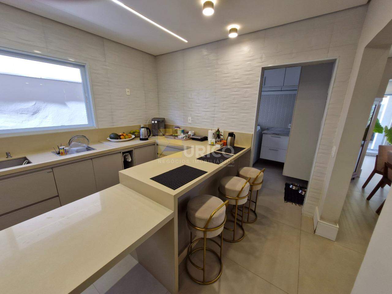 Casa em condomínio à venda no Condomínio Residencial Terras do Caribe em Valinhos/SP: Cozinha