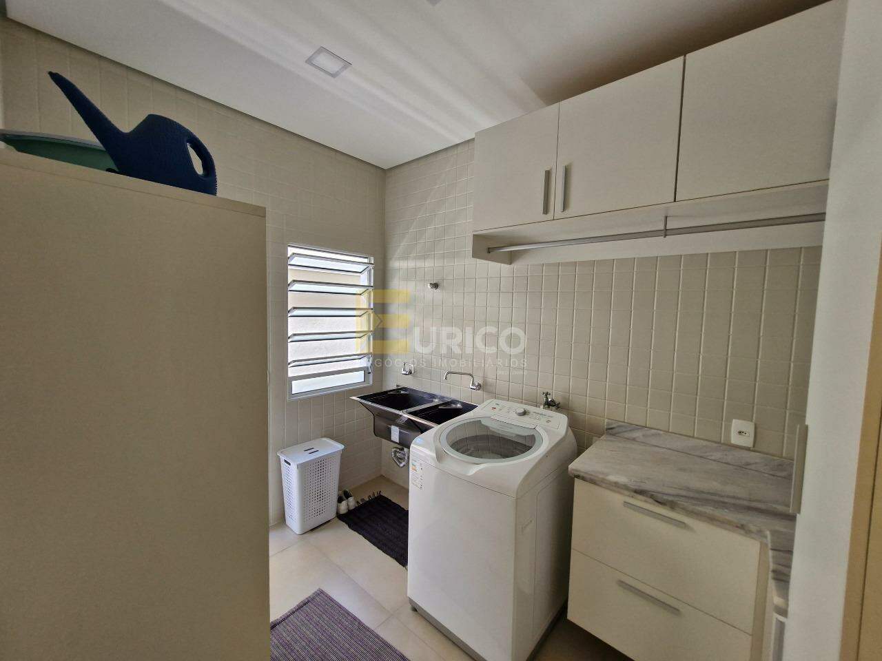 Casa em condomínio à venda no Condomínio Residencial Terras do Caribe em Valinhos/SP: Lavanderia