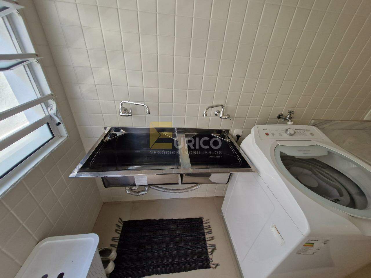 Casa em condomínio à venda no Condomínio Residencial Terras do Caribe em Valinhos/SP: Lavanderia