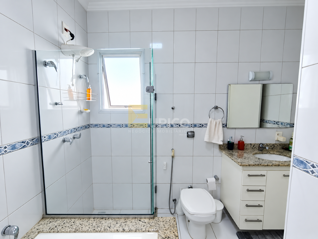 Casa em condomínio à venda no Condomínio Residencial Terras do Caribe em Valinhos/SP: 