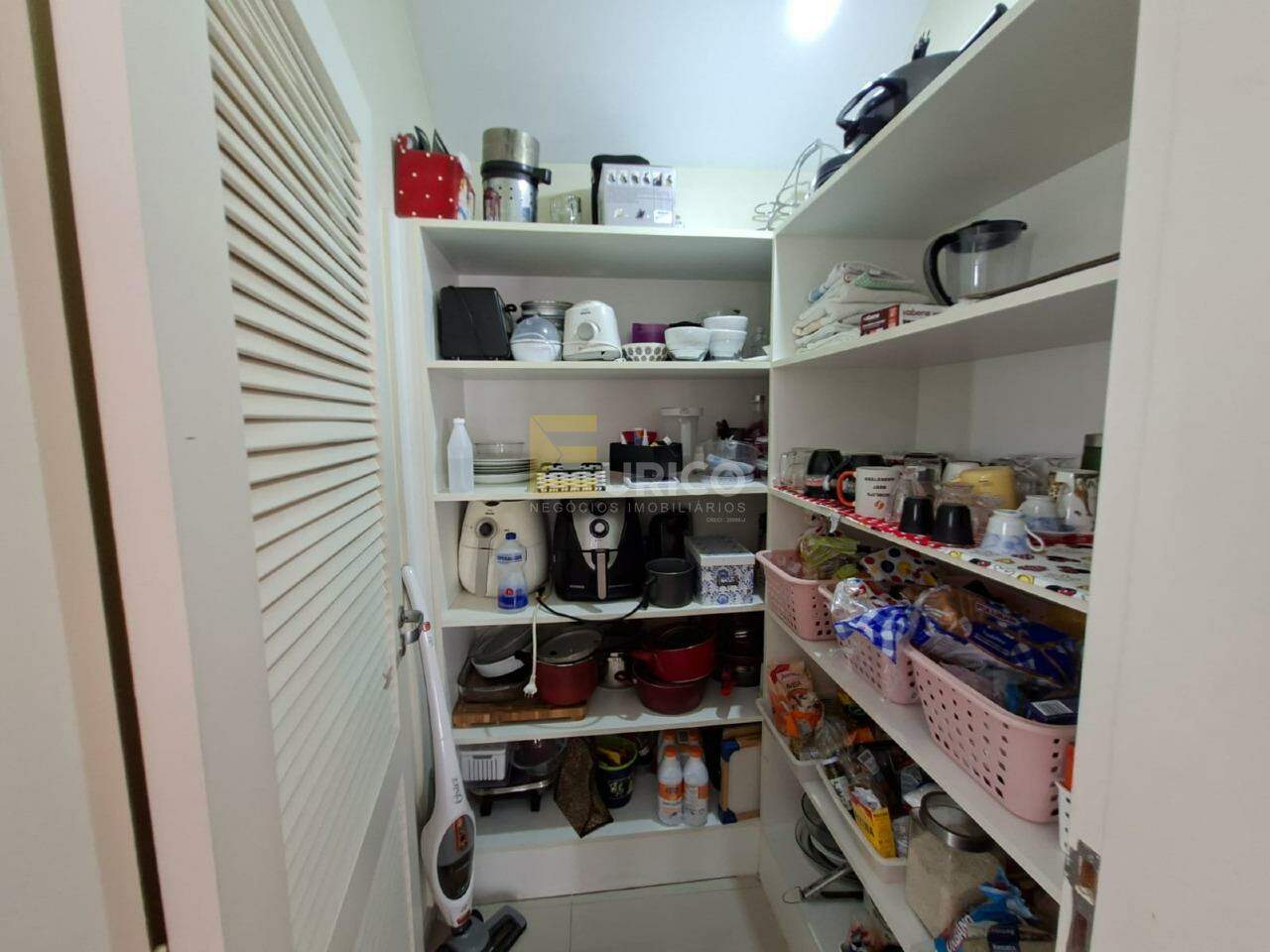 Casa em condomínio à venda no Condomínio Vivenda das Cerejeiras em Valinhos/SP: 