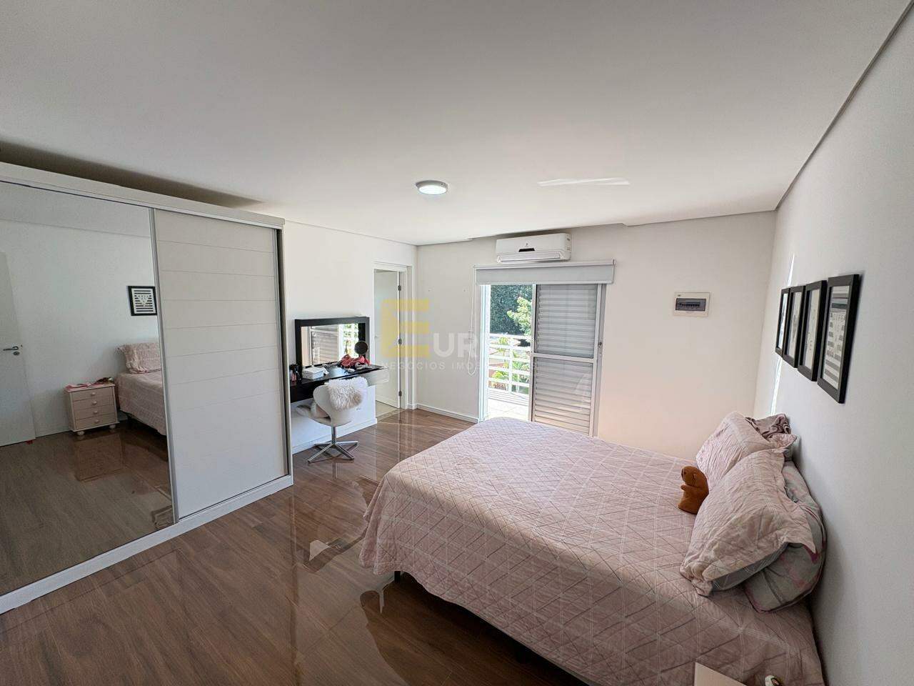 Casa em condomínio à venda no Vista Alegre em Vinhedo/SP: 