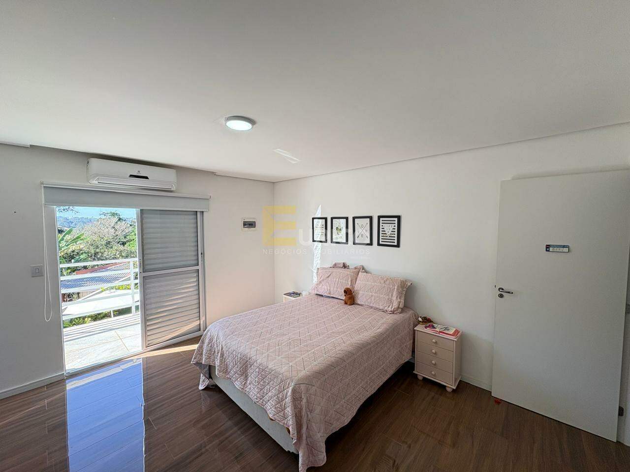 Casa em condomínio à venda no Vista Alegre em Vinhedo/SP: 