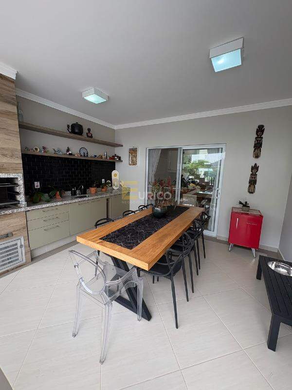 Casa em condomínio à venda no Condomínio Reserva da Mata em Vinhedo/SP: