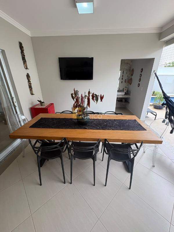 Casa em condomínio à venda no Condomínio Reserva da Mata em Vinhedo/SP: