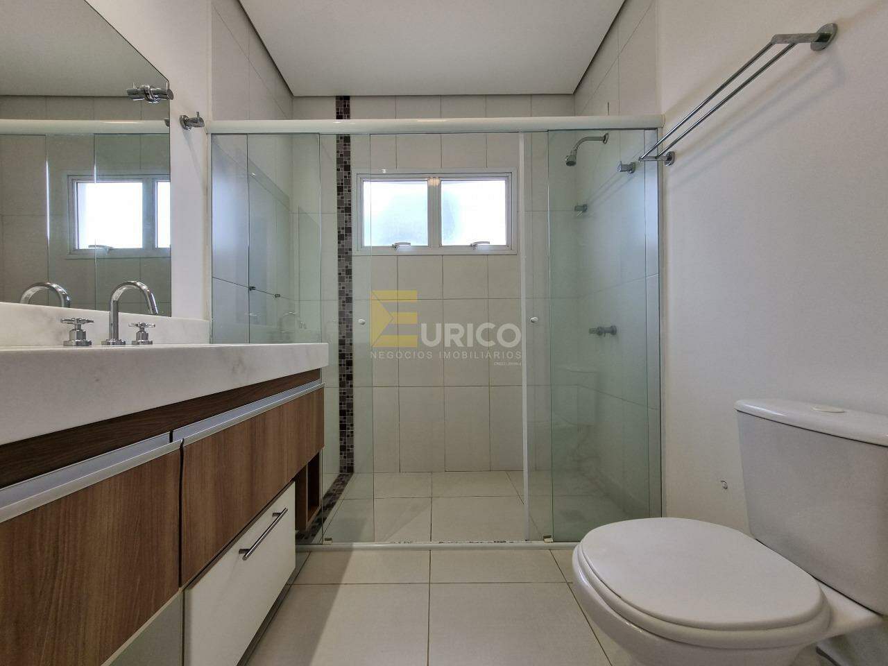 Casa em condomínio à venda no Condomínio Fiorella em Valinhos/SP: Banheiro da Suíte