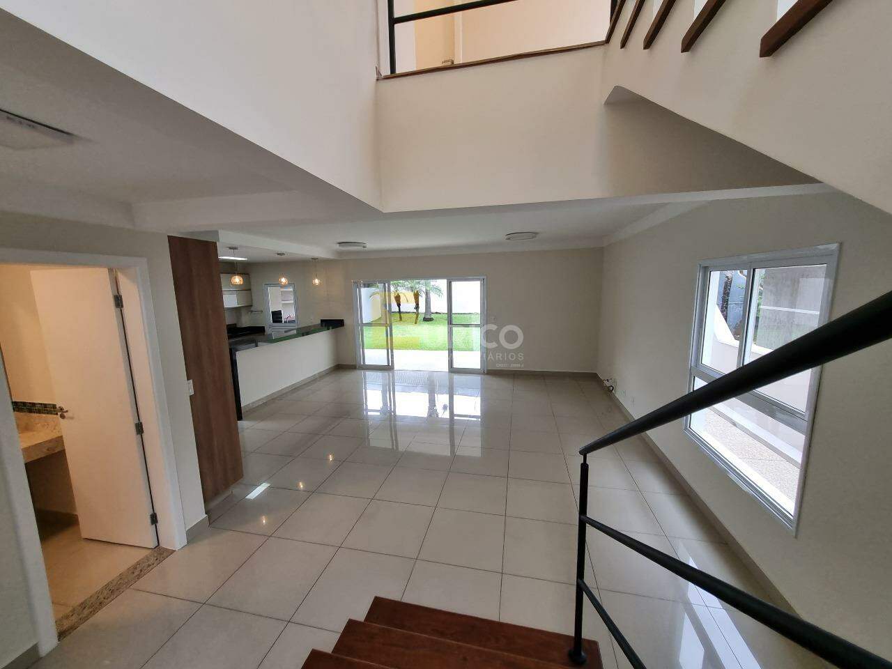 Casa em condomínio à venda no Condomínio Fiorella em Valinhos/SP: Sala de jantar integrada