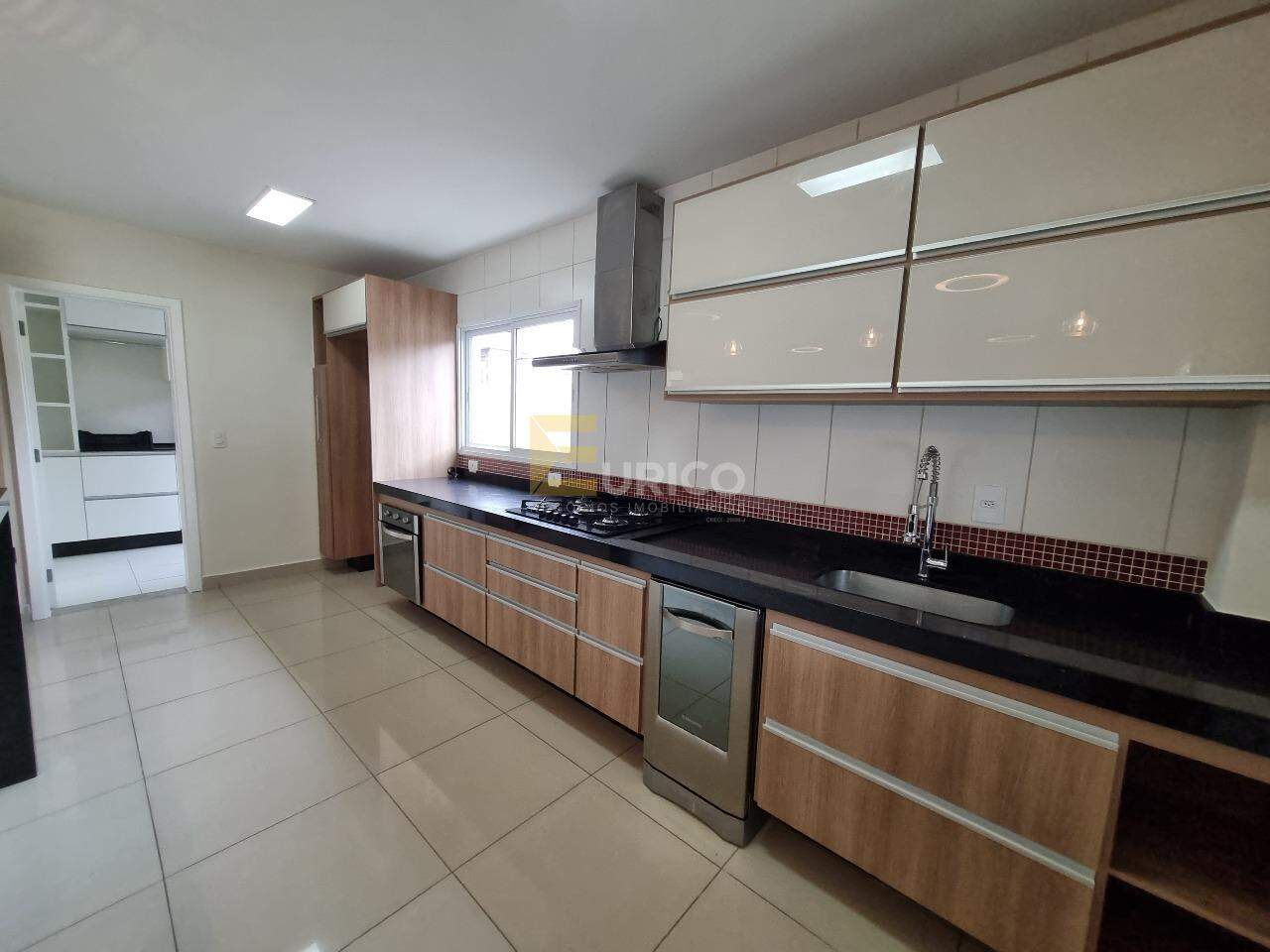 Casa em condomínio à venda no Condomínio Fiorella em Valinhos/SP: Cozinha repleta de armários